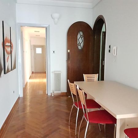 Errathens Pine Red And Taupe - Athens Center Apartment Luaran gambar