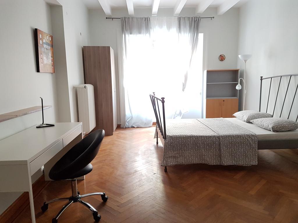 Errathens Pine Red And Taupe - Athens Center Apartment Luaran gambar