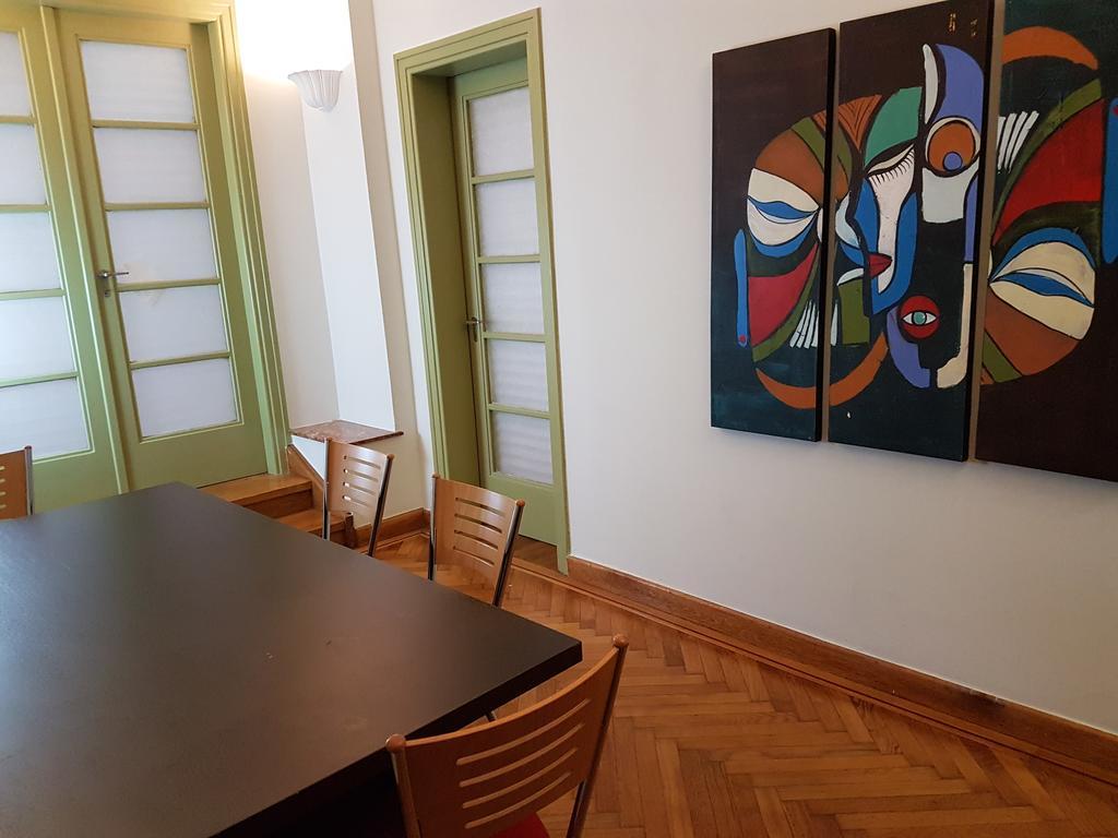 Errathens Pine Red And Taupe - Athens Center Apartment Luaran gambar