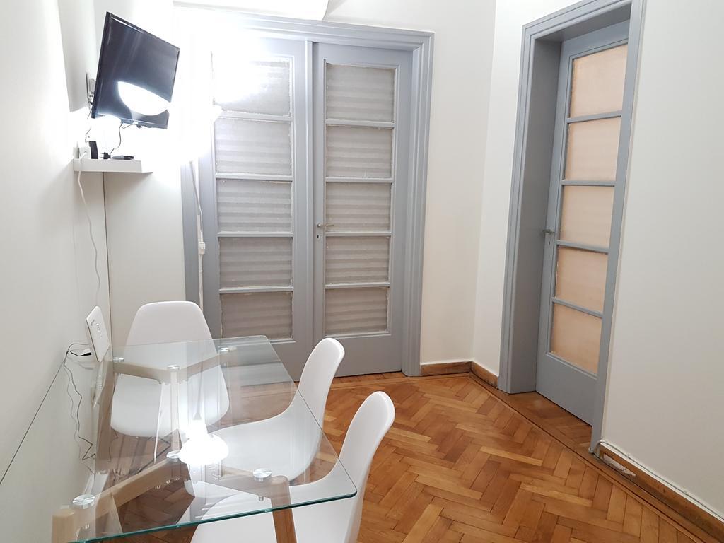 Errathens Pine Red And Taupe - Athens Center Apartment Luaran gambar