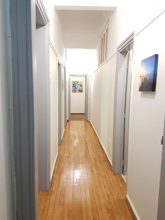 Errathens Pine Red And Taupe - Athens Center Apartment Luaran gambar