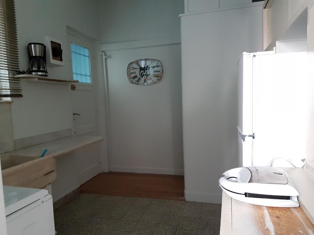 Errathens Pine Red And Taupe - Athens Center Apartment Luaran gambar