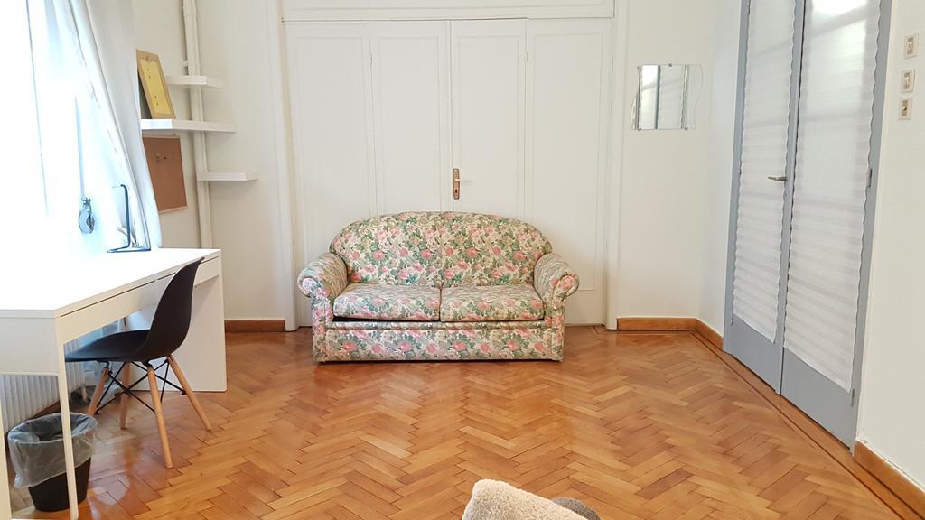 Errathens Pine Red And Taupe - Athens Center Apartment Luaran gambar